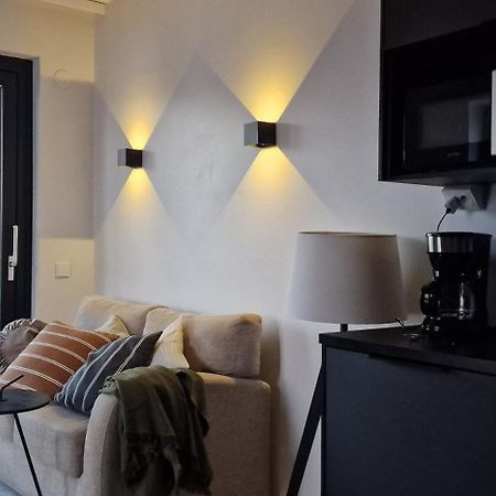 Modern Apartment Near Tampereen Messukeskus, With Own Private And Free Parking Buitenkant foto