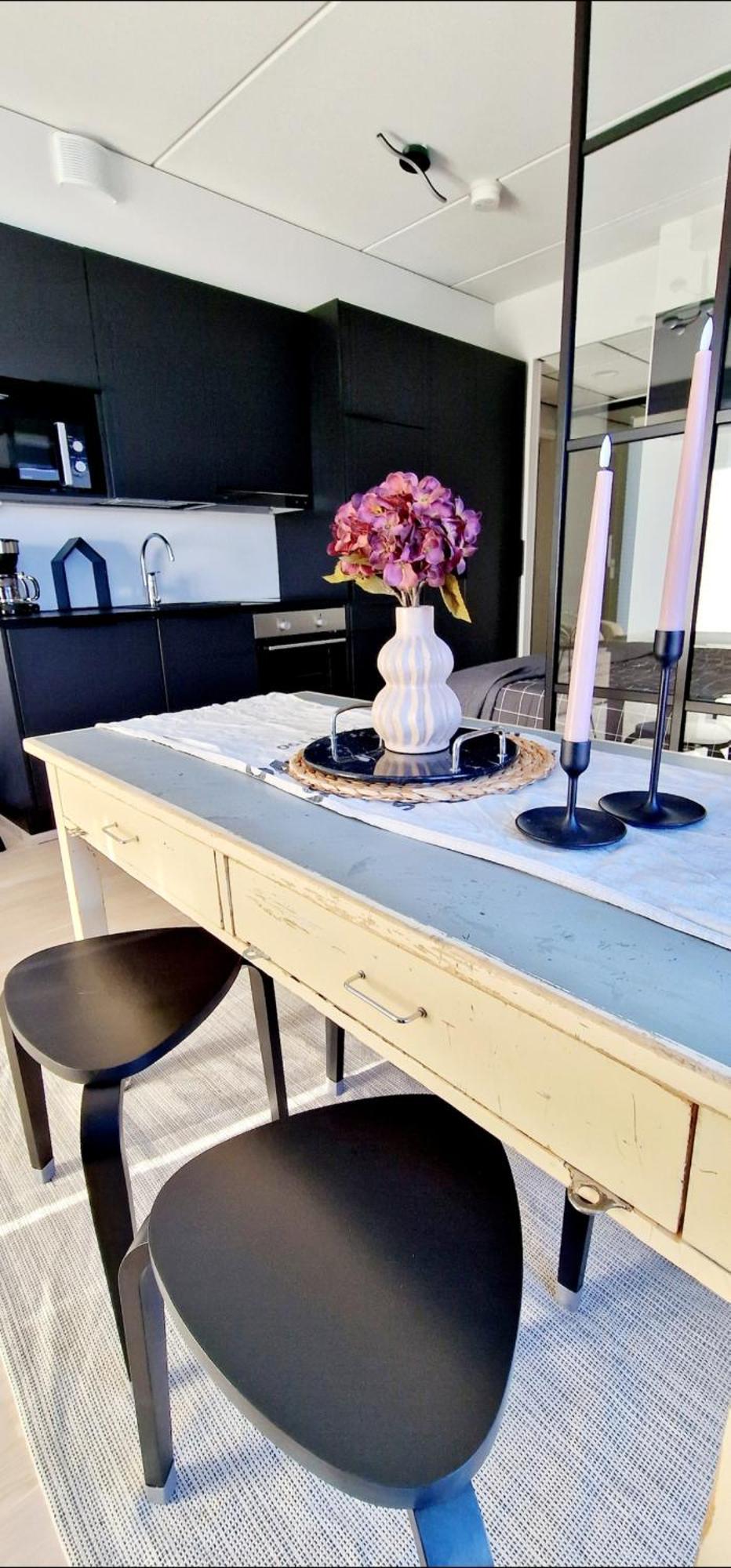 Modern Apartment Near Tampereen Messukeskus, With Own Private And Free Parking Buitenkant foto