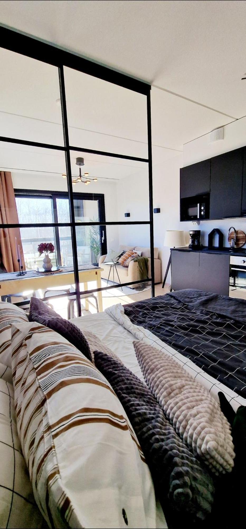 Modern Apartment Near Tampereen Messukeskus, With Own Private And Free Parking Buitenkant foto