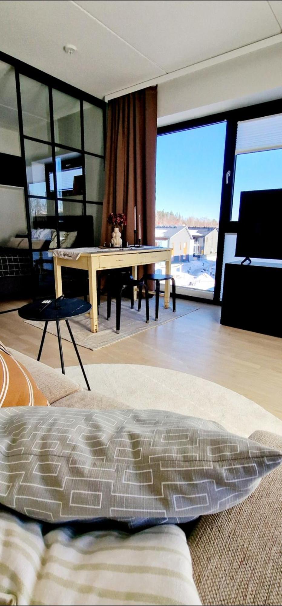 Modern Apartment Near Tampereen Messukeskus, With Own Private And Free Parking Buitenkant foto